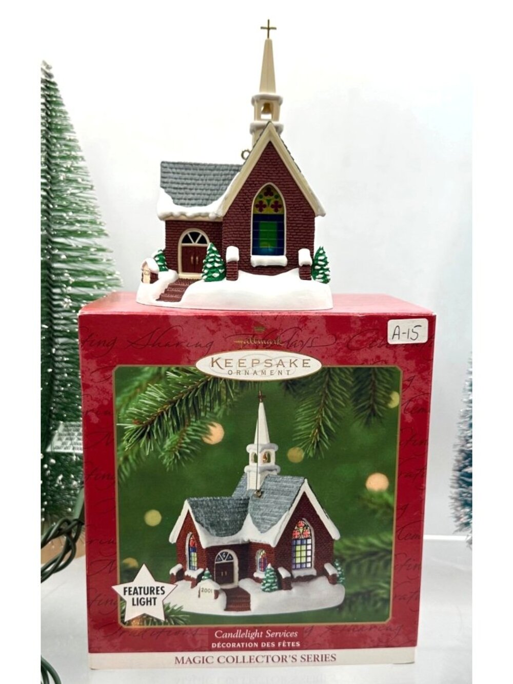 2001 Hallmark Brick Church Candlelight Services #4 QLX7552 Magic Light Works